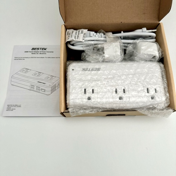 BESTEK Universal Travel Adapter - Picture 11 of 12